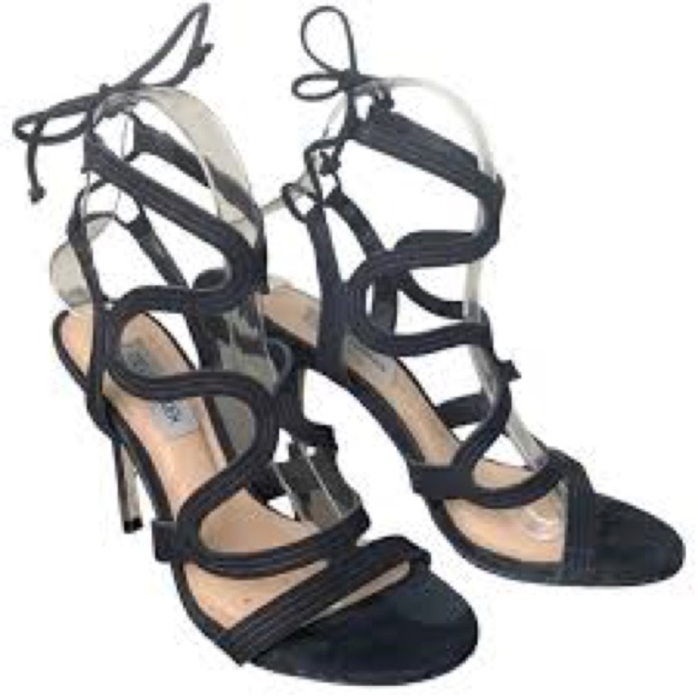 Steve Madden Navy Heels Size 9M